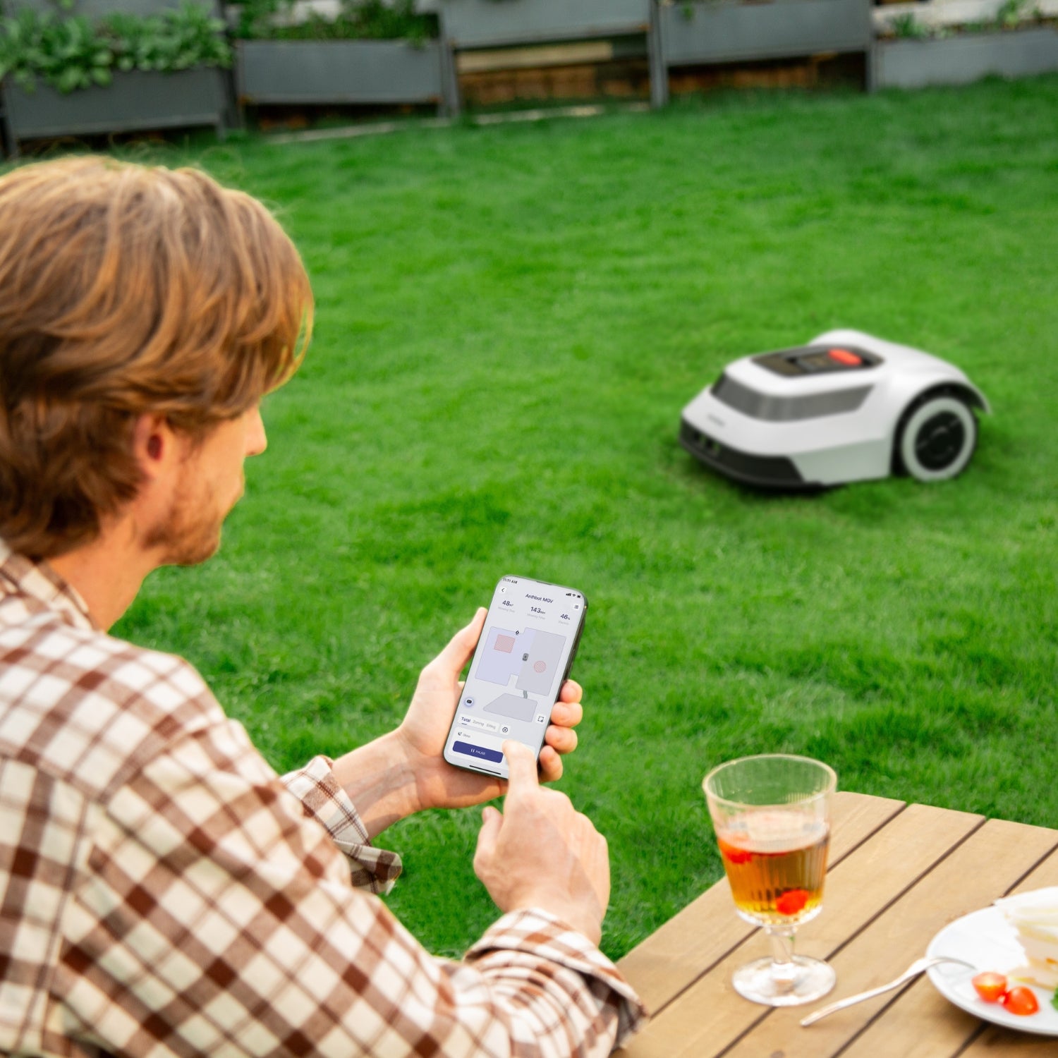 Robot de tuns gazonul ANTHBOT Pion, cu fir perimetral