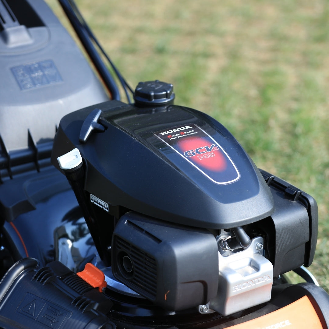 Mașină de tuns gazon Yard Force GM H46A pe benzină, 145cc, 46 cm, autopropulsată