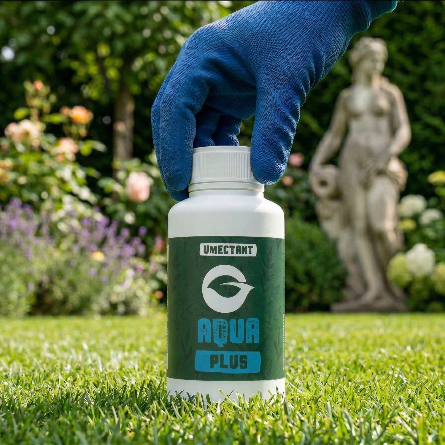 Agent umectant AquaPlus contra uscăciunii localizate din gazon 100 ml