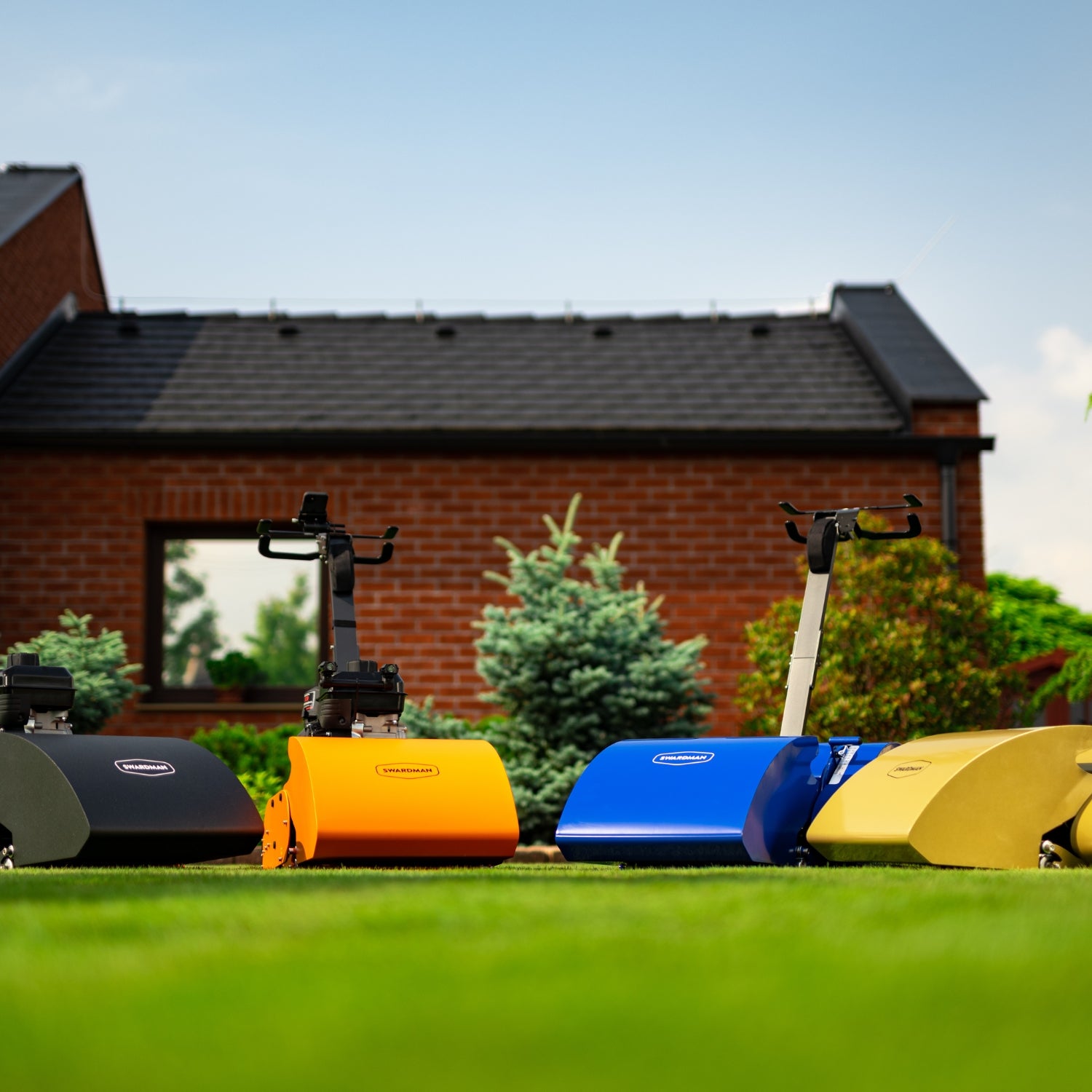 Mașină de tuns iarba elicoidală Swardman Electra 2.0 55 - Albă